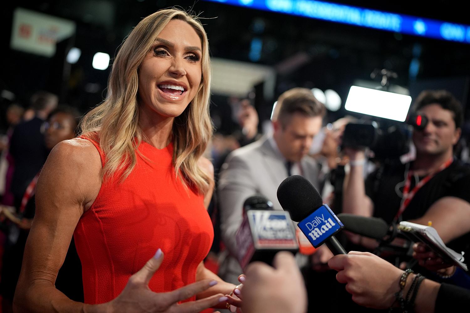 27. jún 2024, Atlanta, USA: Lara Trump v spin roome počas rozhovoru s novinármi.