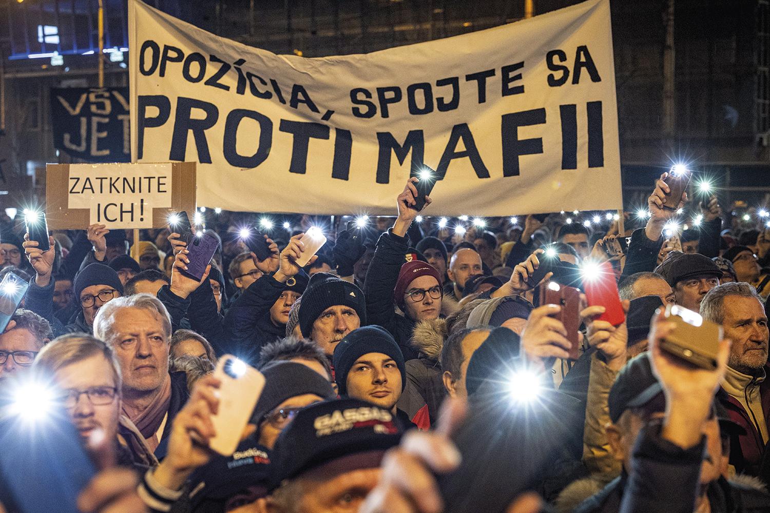 18. január 2024, Bratislava: Protestné zhromaždenie, ktoré organizovali PS, SaS a KDH, proti návrhu novely Trestného zákona, ktorý obsahoval aj zrušenie Úradu špeciálnej prokuratúry.