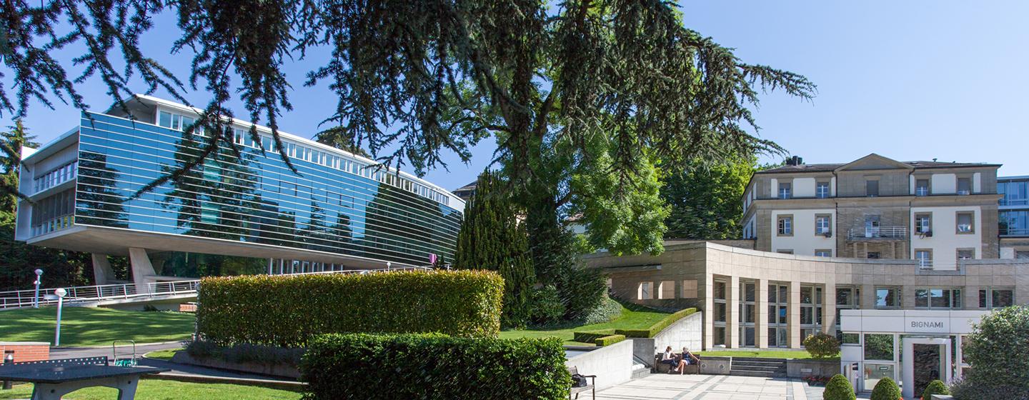 Budovy kampusu IMD Business school - Lausanne, Švajčiarsko