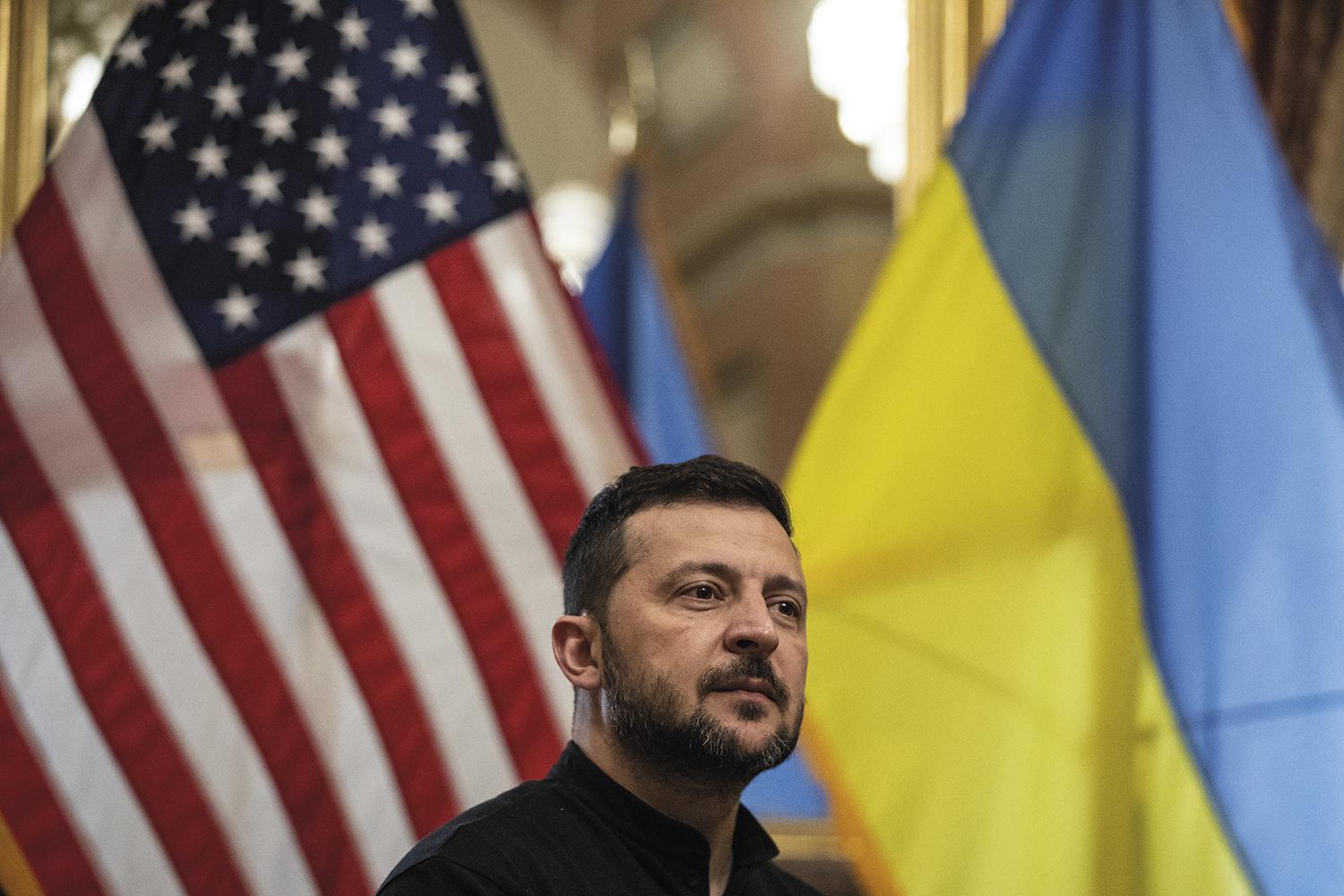 10. júl 2024 Washington, USA: Ukrajinský prezident Volodymyr Zelenskyj počas stretnutia s kongresmanmi. Naliehavo žiadal o urgentnú pomoc – okrem iného aj o systémy protivzdušnej obrany Patriot na ochranu miest.