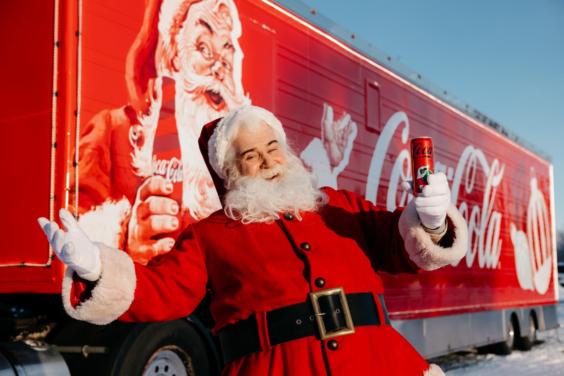 Vianočná kampaň Coca-Cola prináša posolstvo, že každý z nás môže byť Santa.