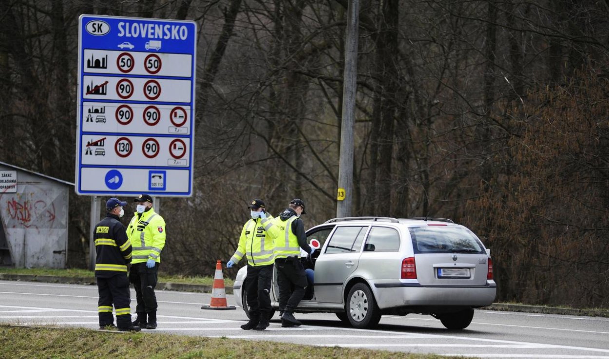 Koronavírus na Slovensku: Jedenásť nových prípadov a prísne dopravné obmedzenia 