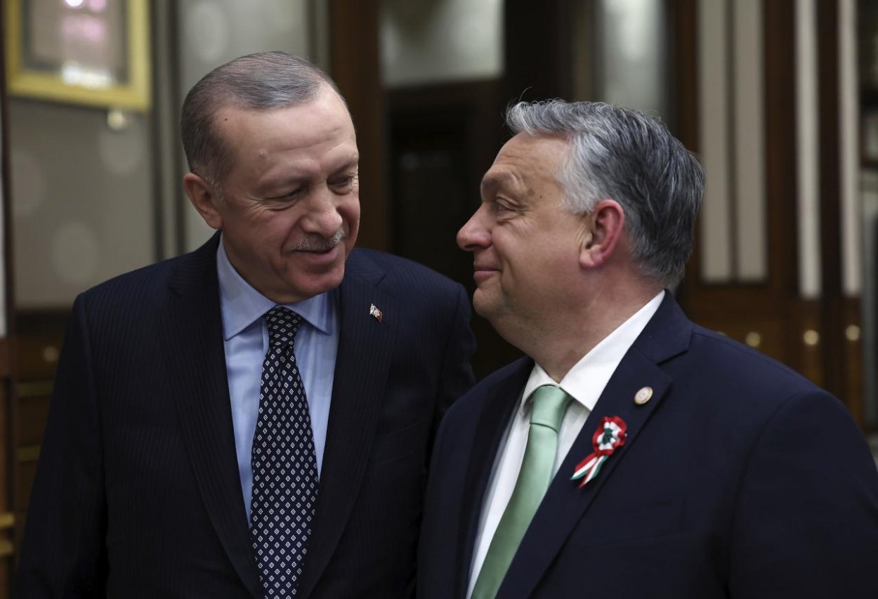 Erdogan pricestuje 20. augusta na pracovnú návštevu Budapešti, pozval ho Orbán