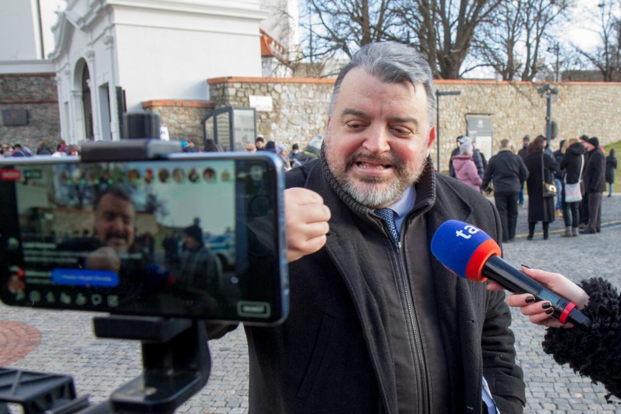 Chmelár končí ako poradca predsedu vlády, z funkcie ho odvolal samotný Robert Fico