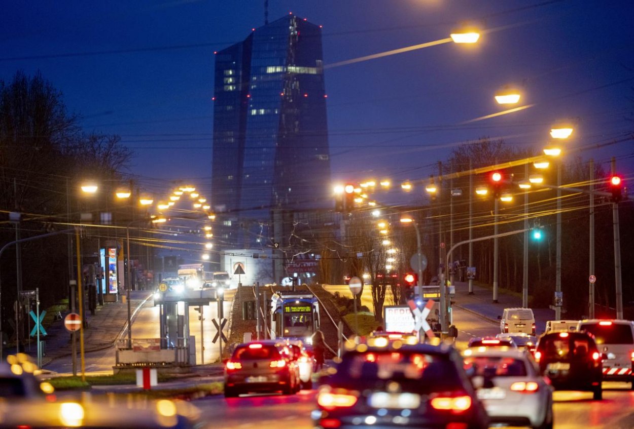 Európska centrálna banka plánuje aj v marci zvýšiť úrokové sadzby