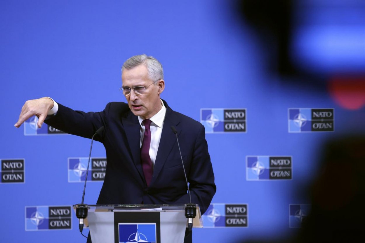 Stoltenberg: Rada NATO – Ukrajina sa zíde v piatok, zúčastní sa aj Zelenskyj