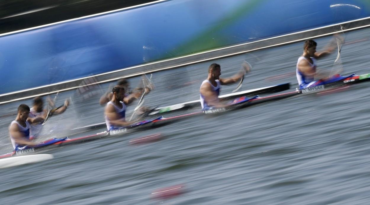 Slovenský štvorkajak oslavuje zisk striebornej medaily!