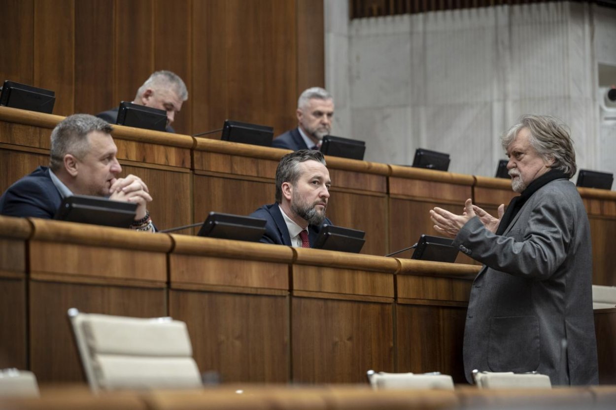 Poslanci ukončili deň, o novele Trestného zákona majú rozhodnúť vo štvrtok