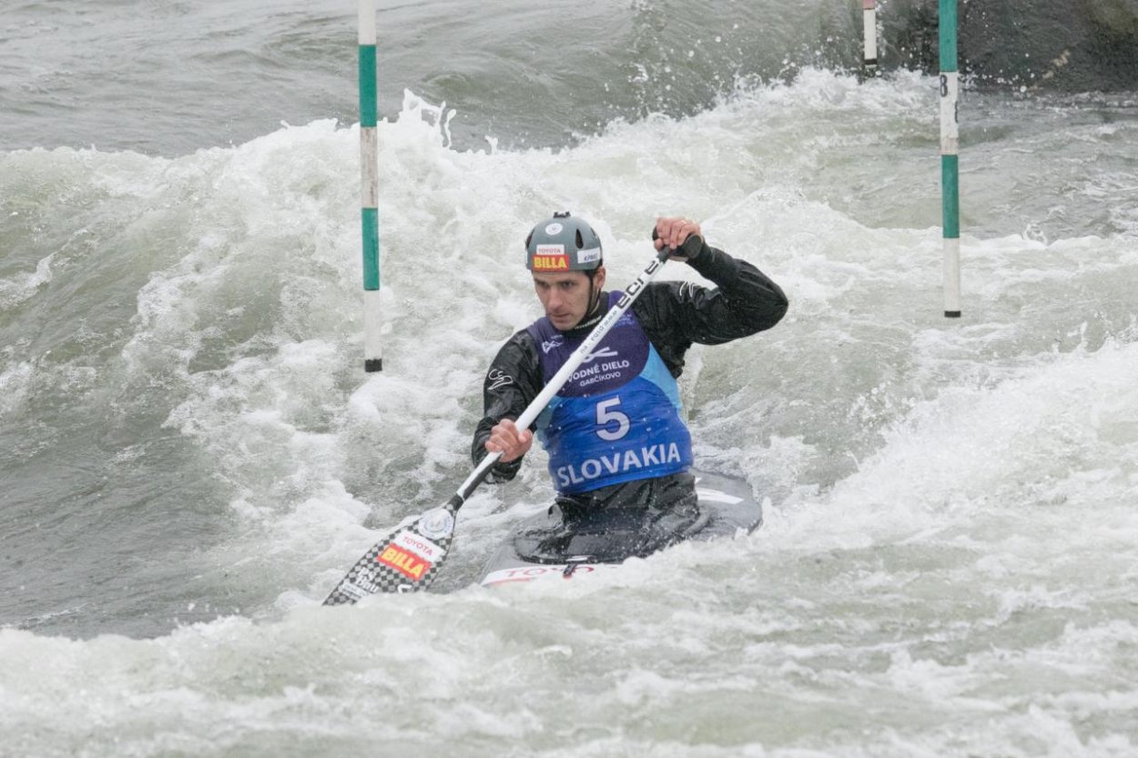 Matej Beňuš zdolal Martikána a Slafkovského a má striebro v C1 aj istotu účasti na OH v Tokiu