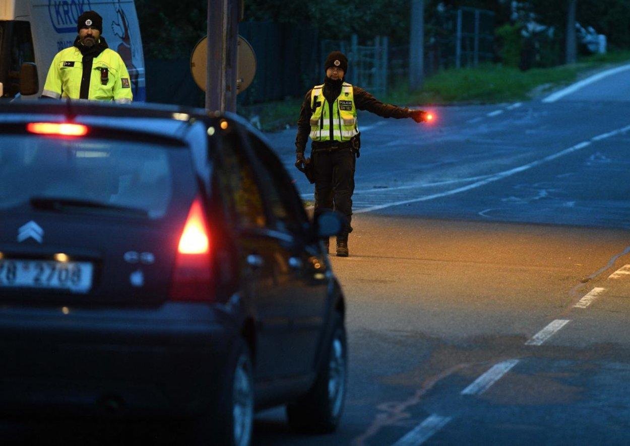 Susedné krajiny nechcú tvrdé kontroly na hraniciach so Slovenskom