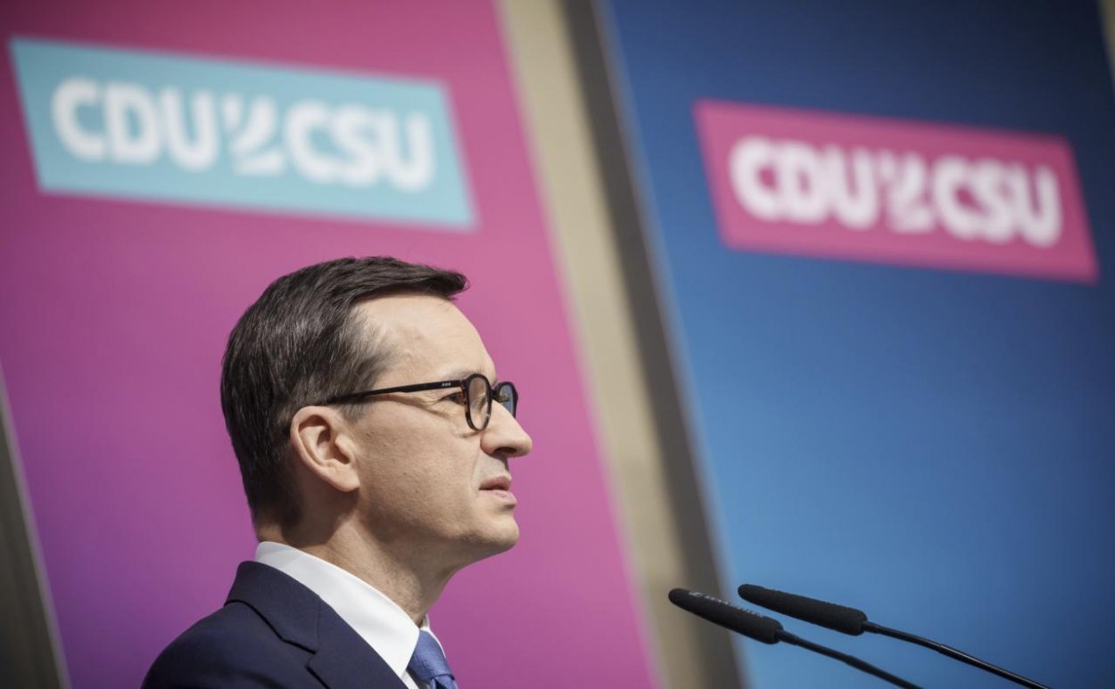 Morawiecki na deň obetí holokaustu obvinil Putina z budovania „nových táborov“