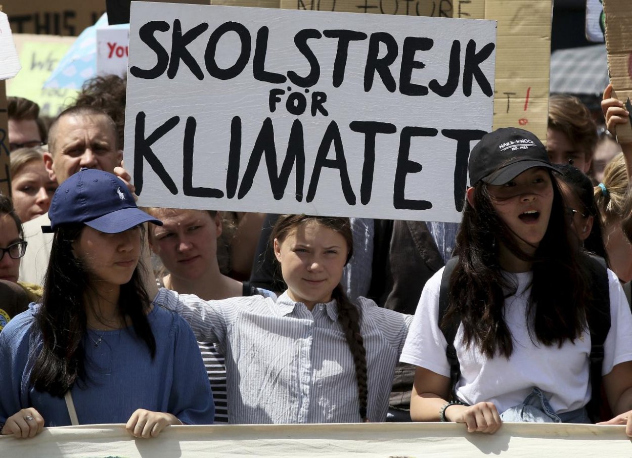 Vo Viedni demonštrovali tisíce ľudí. Prišla aj Greta Thunberg