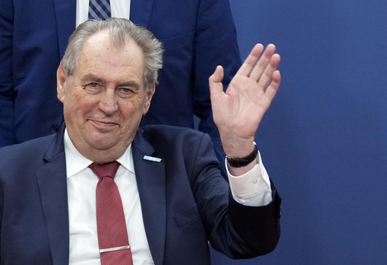 Zeman pricestuje v pondelok na rozlúčkovú návštevu Slovenska