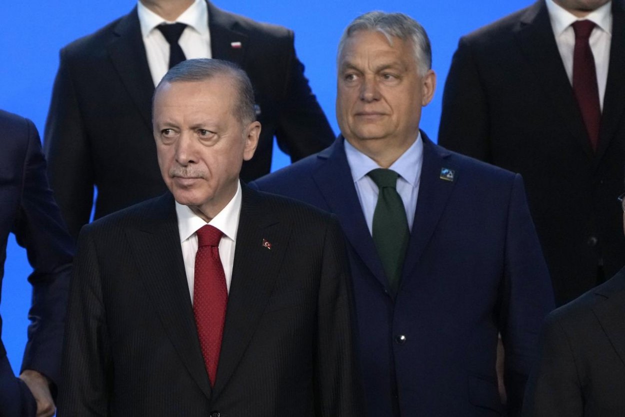 Orbán rokuje s Erdoganom o možnostiach mieru na Ukrajine a Blízkom východe