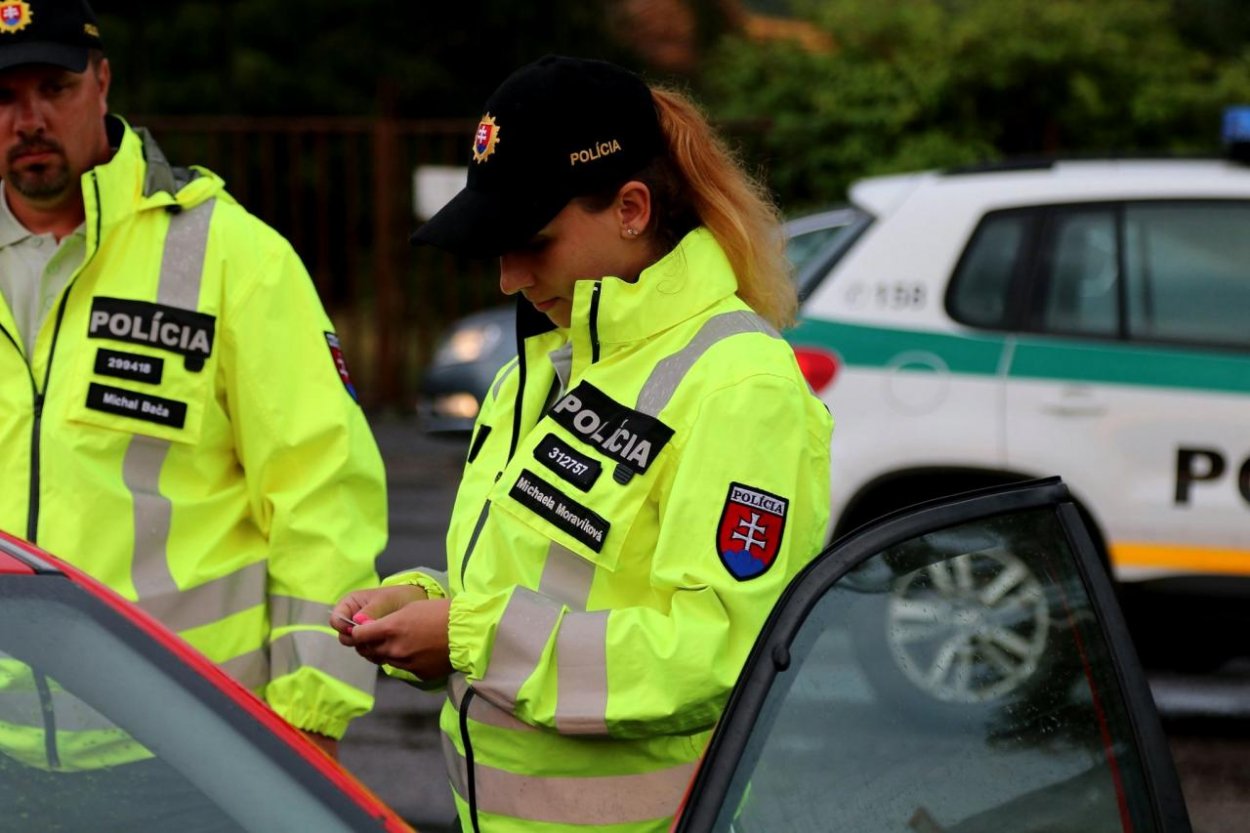 Každý, kto sa vráti zo zahraničia, je povinný sa pred prekročením slovenskej hranice zaregistrovať