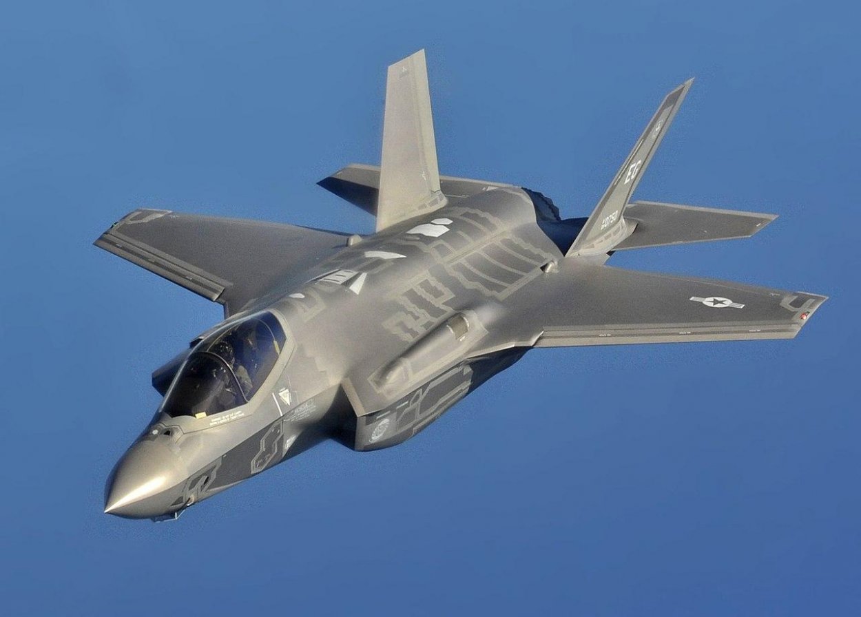 USA vysielajú do Veľkej Británii päťdesiat nosičov jadrových bômb F-35