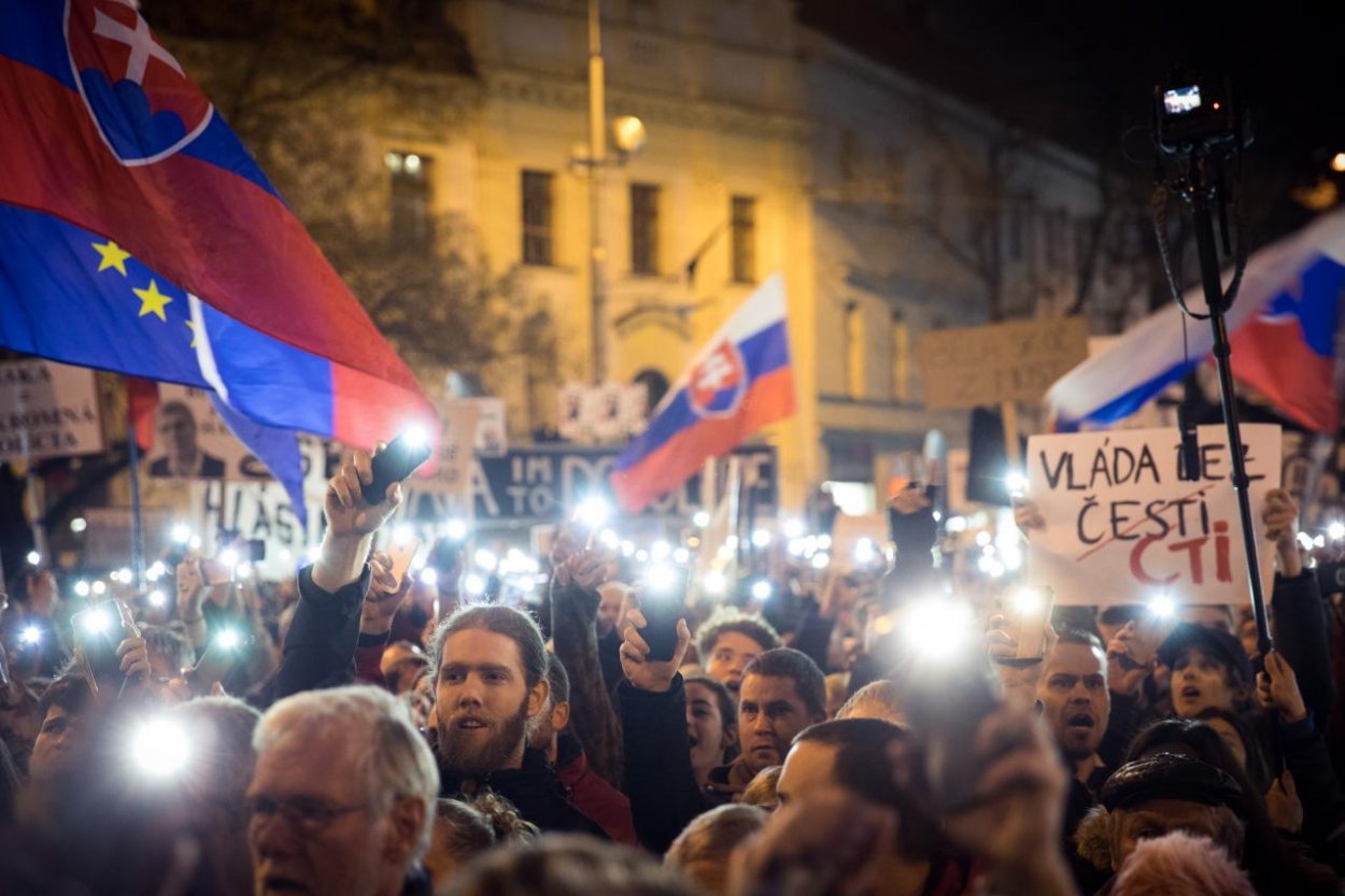 Čím dlhšie máme demokraciu, tým menej ju chceme. Tvrdí nová štúdia	