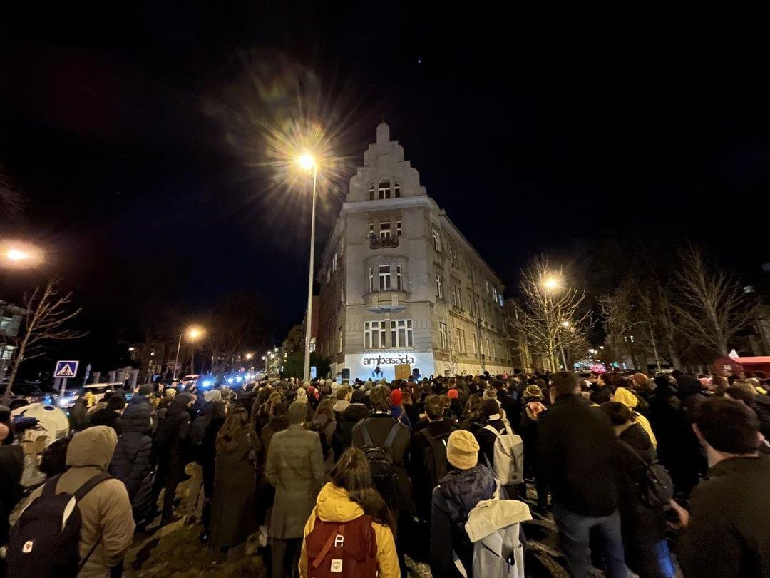 K protestom proti zmenám v trestnom práve sa opäť pridali krajania v zahraničí