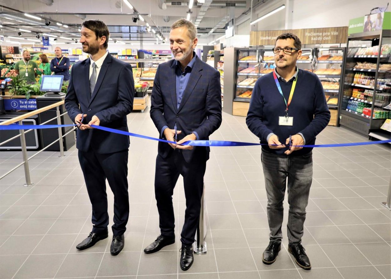 Tesco otvára v auguste tri predajne  na strednom Slovensku