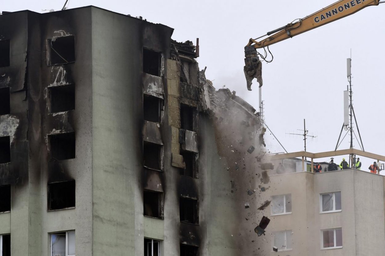 Statik potvrdil, že prešovskú bytovku zbúrajú celú