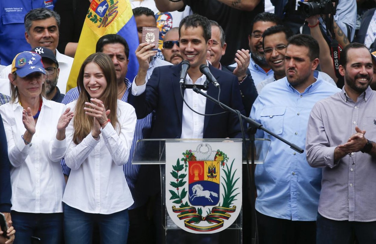 Venezuela: Guaidó sa vrátil do vlasti, hrozí mu zatknutie 