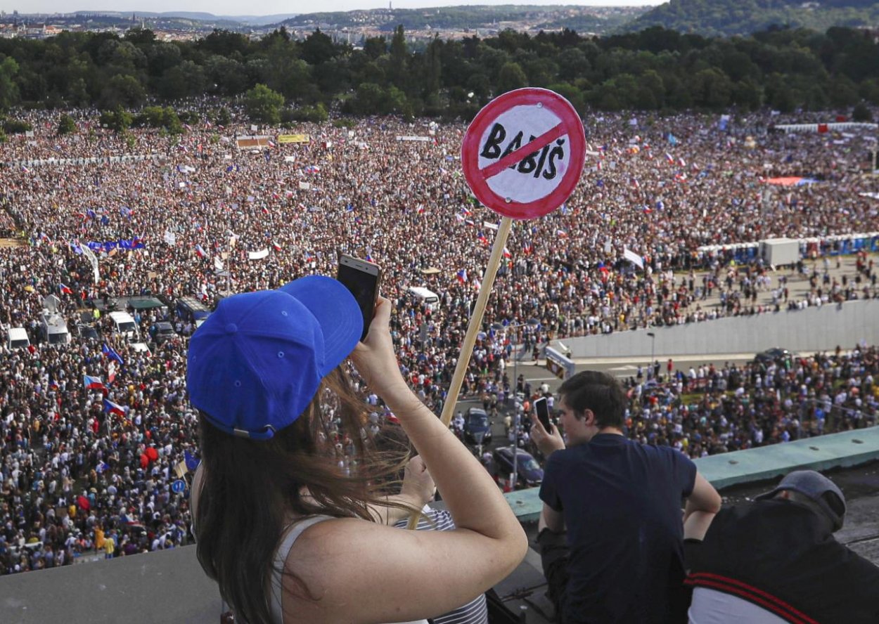 Organizátorka protestov proti Babišovi: Ľudí nezvážame ani neplatíme, premiér musí odstúpiť