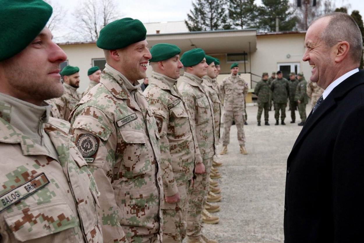 Slovenských vojakov dočasne premiestnili z Iraku