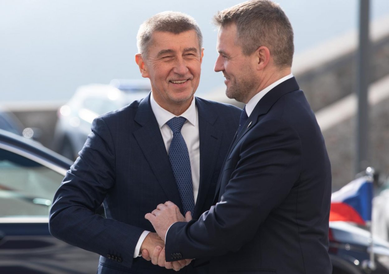 Babiš v parlamente: Keby padla vláda, tak „paralyzujete našu krajinu" 