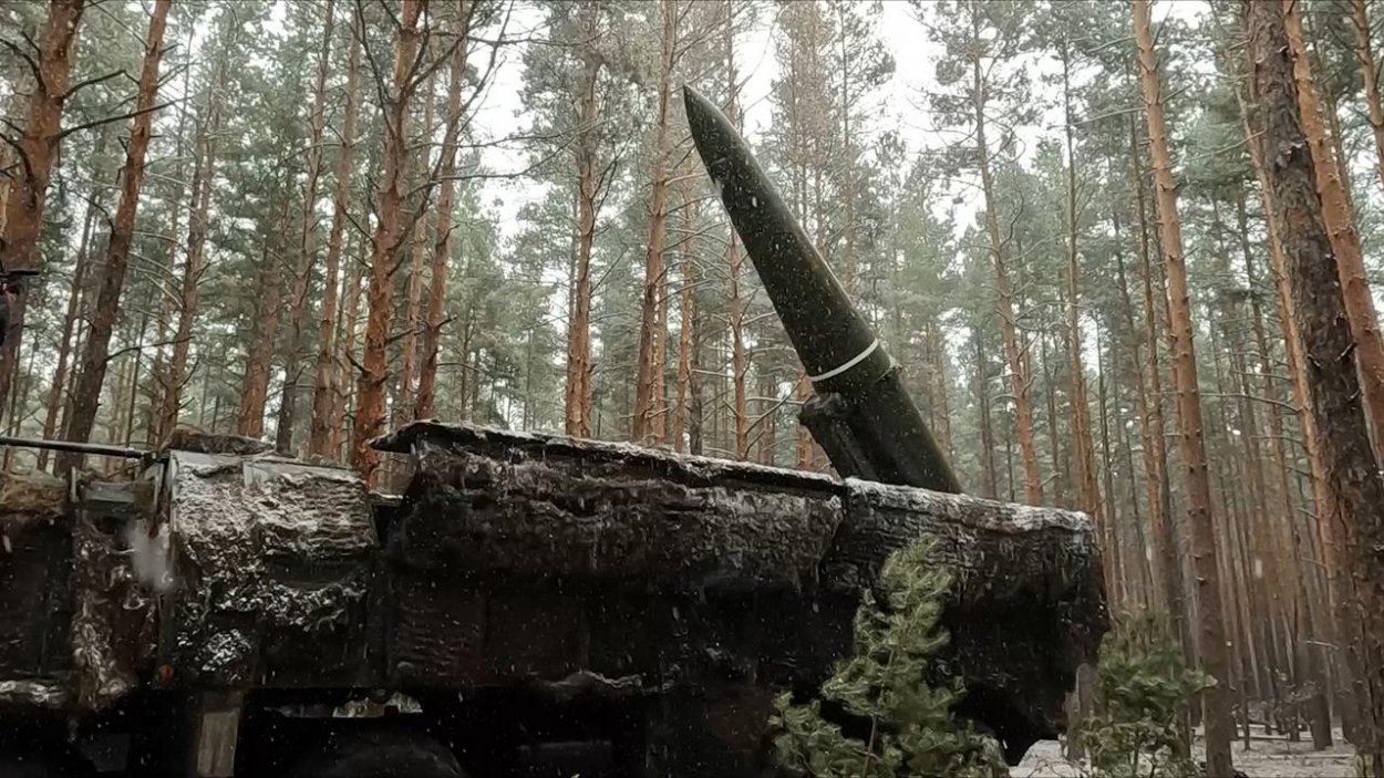 Ukrajina ONLINE: Rusko podniklo raketový útok na Kyjev; hlásia jednu obeť