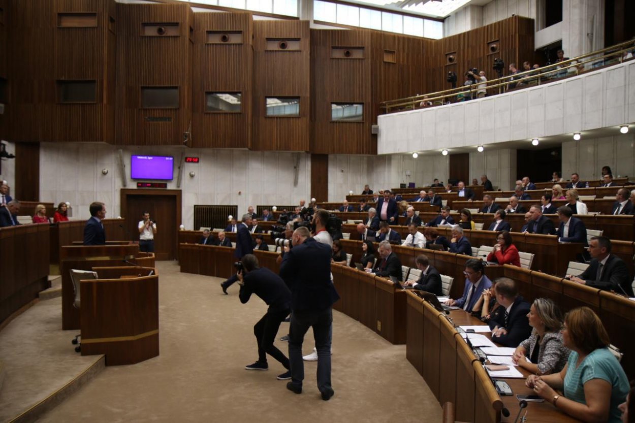 Parlament neschválil presun investičného zlata. Ostáva v Londýne