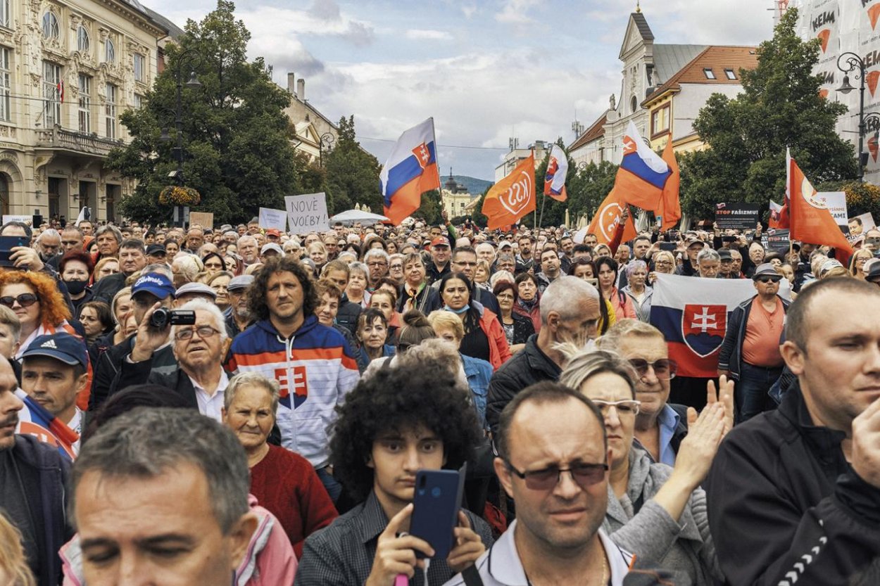 Odomykáme: Esej — Vláda ľudu?