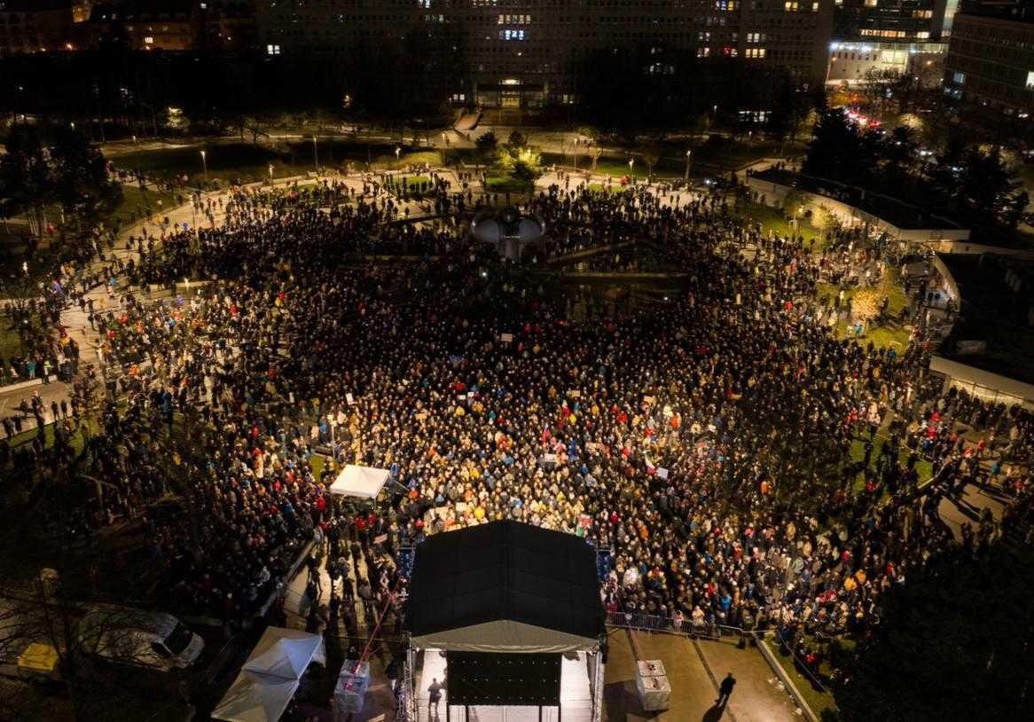 Protesty Zastavme ich! sa konali vo viacerých mestách, prišli tisíce