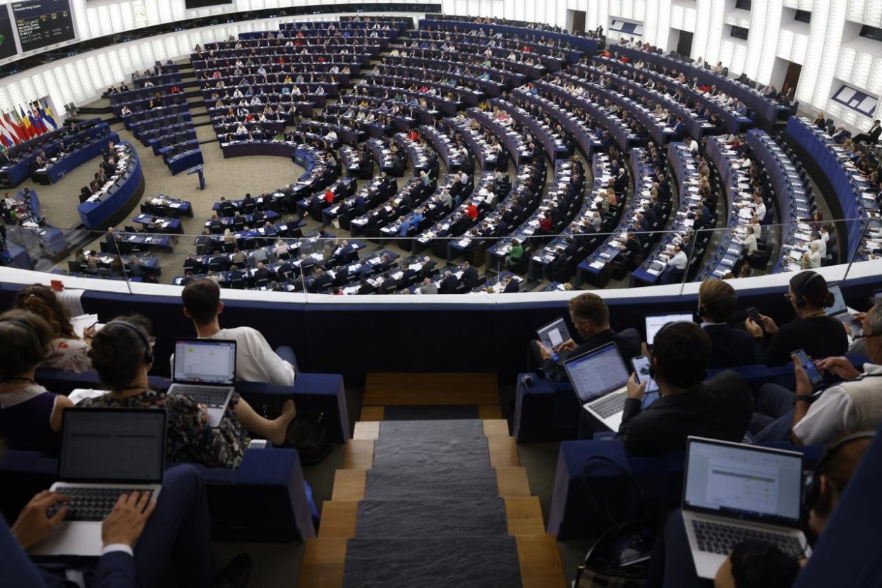 Európsky parlament odsúdil falošné referendá, chce stíhať Vladimira Putina