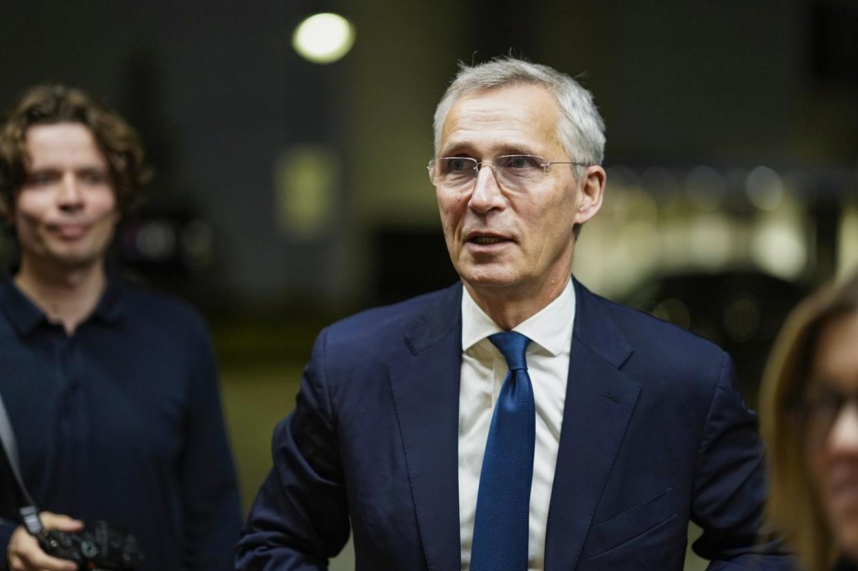 Stoltenberg: Ukrajina môže akceptovať dočasné územné ústupky s cieľom ukončiť vojnu