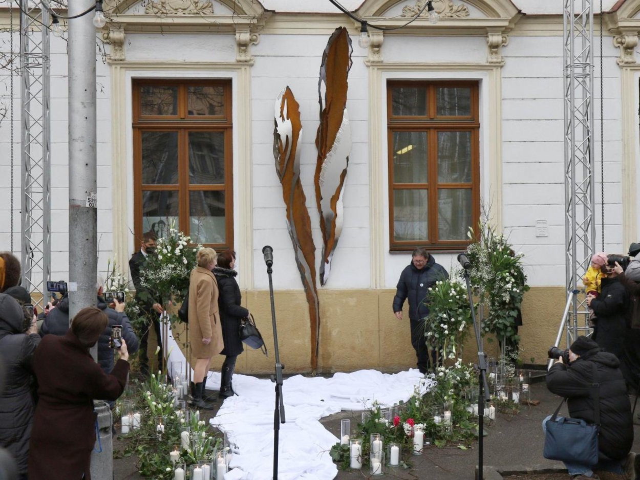 Vyhlásenie signatárov Charty 77 k ohrozeniu demokracie na Slovensku