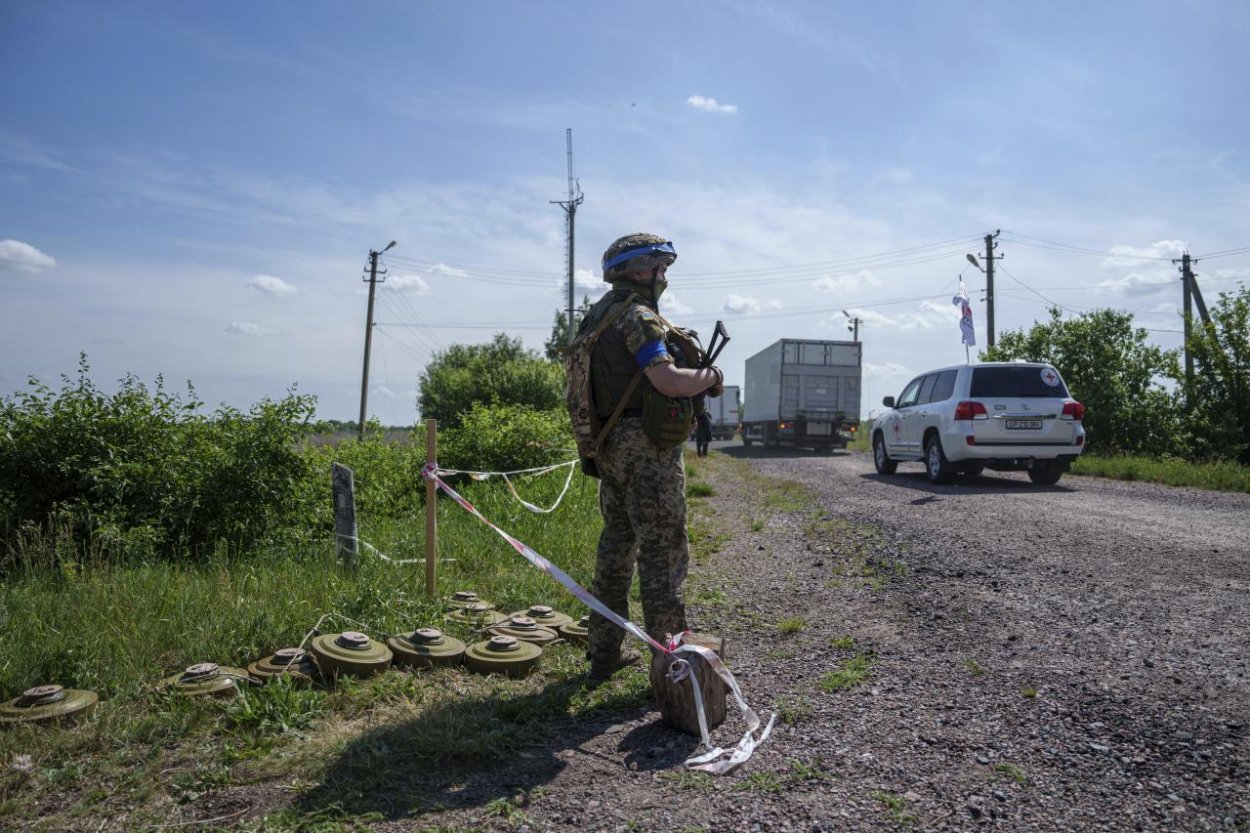 Rusi čoraz častejšie znásilňujú ukrajinských mužov na okupovaných územiach