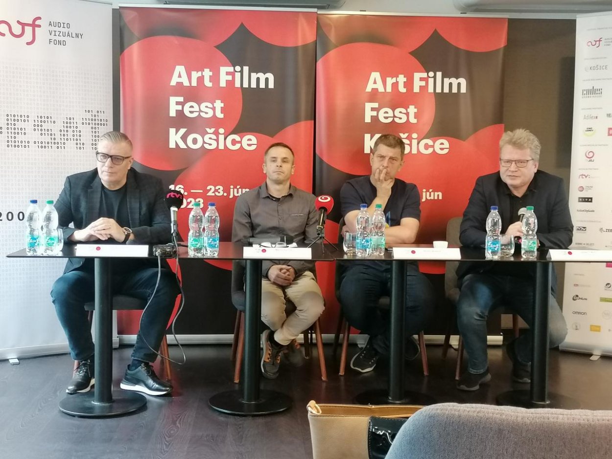 Milanovi Lasicovi vzdá hold Art Film Fest. Prinesie aj 439-minútovú snímku Bélu Tarra a Pelíšky