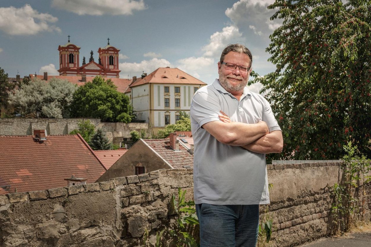 Alexander Vondra: Stráca sa priestor pre stredovú politiku 