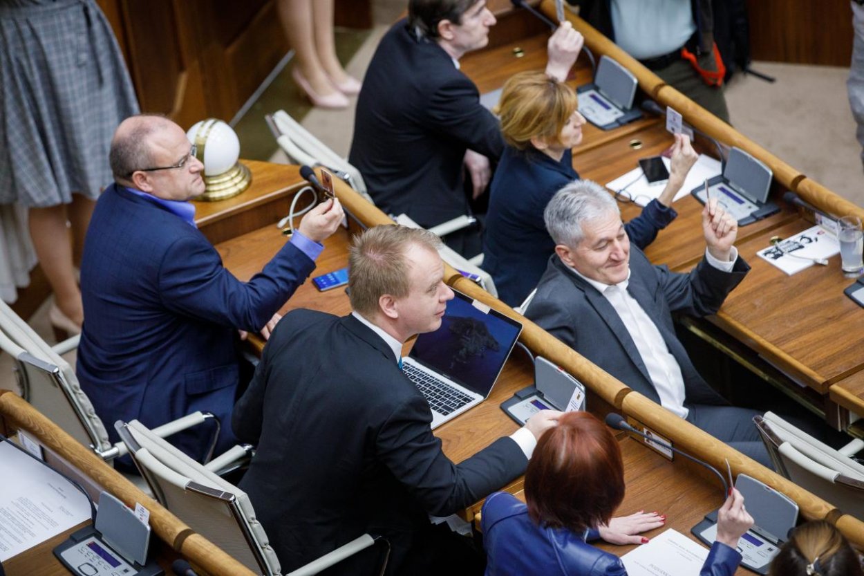 Mimoriadna schôdza skončila, zvýšenie rodinných prídavkov neprešlo