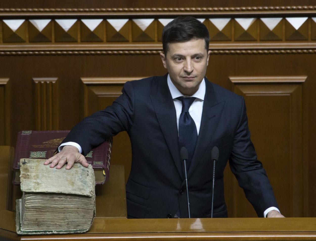 Zelenskyj sa ujal prezidentskej funkcie. Putin mu blahoželať nemieni