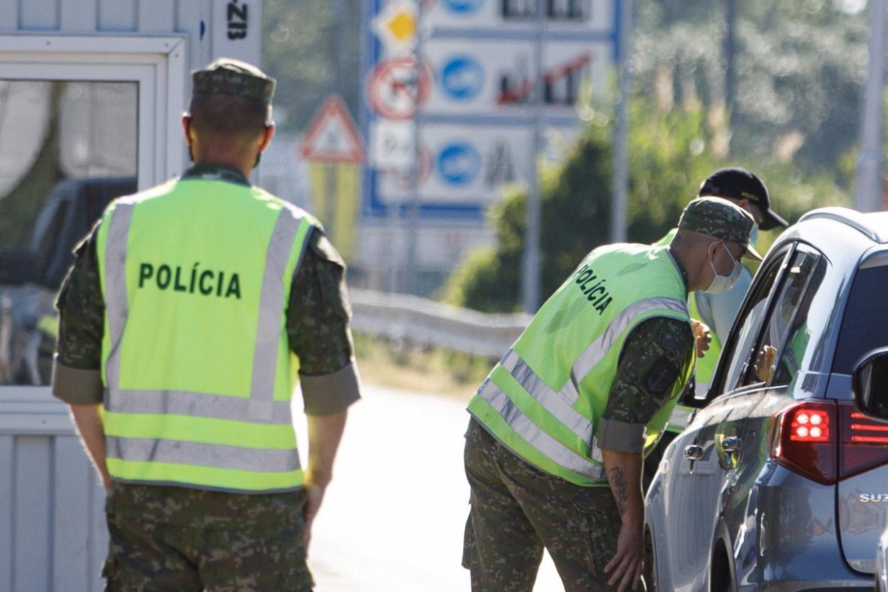 Po návrate z dovolenky do karantény môžu ľudia požiadať o pandemickú PN