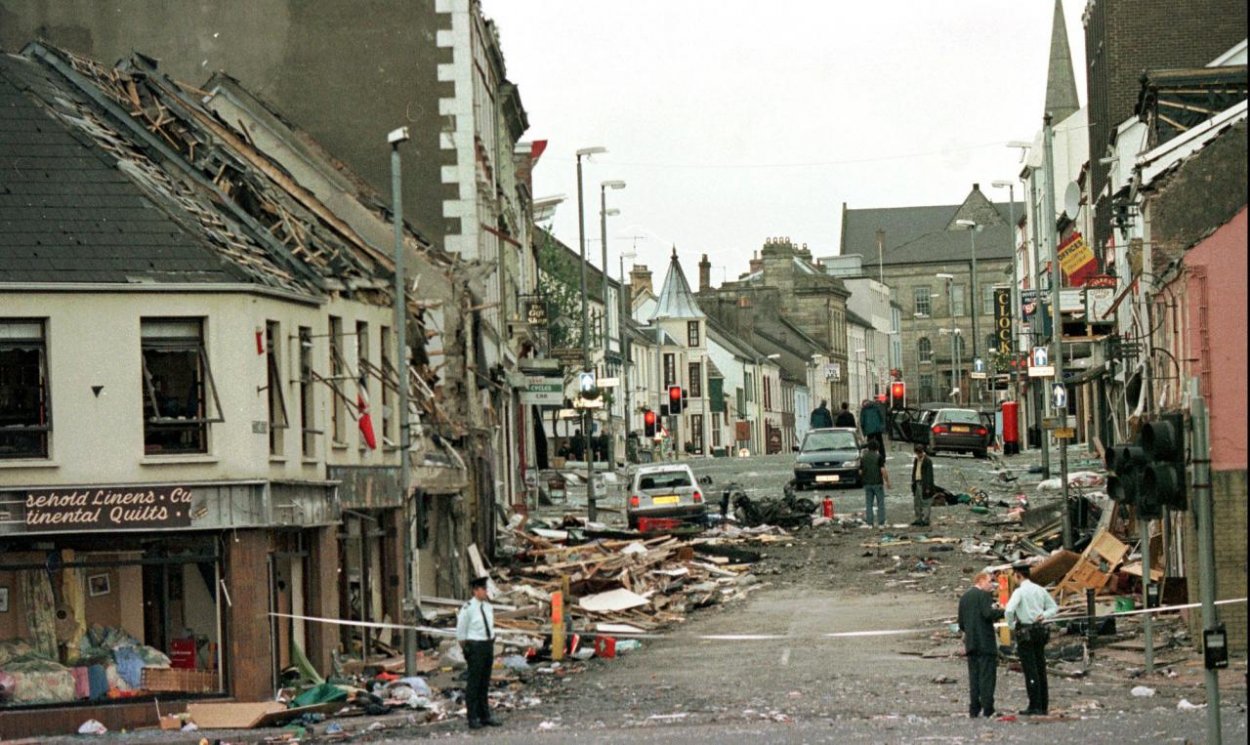 V Severnom Írsku sa začalo vyšetrovanie bombového útoku z roku 1998