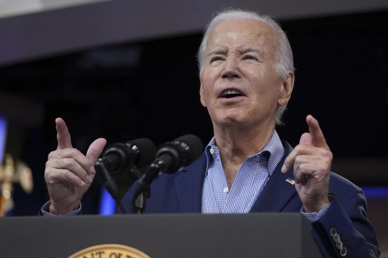 Biden na Deň nezávislosti odsúdil vlnu násilia so strelnými zbraňami