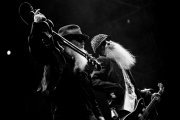 Zomrel Dusty Hill, basgitarista kapely ZZ Top a symbol amerického nadhľadu