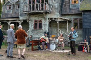 Filmy .týždňa: Viking hľadá, Shakespeare smúti, AI súdi