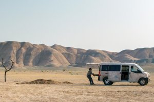 Filmy .týždňa: Iránska nehoda, sýrski utečenci a mrazený parazit
