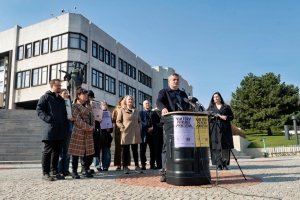 Zmenia sa živé kultúrne centrá na herne a záložne?  