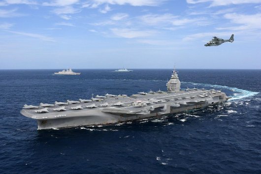 Macron schválil stavbu novej lietadlovej lode