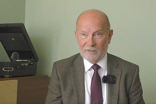 Rastislav Káčer: Prajem Ficovi dlhý život, nech si plnými dúškami „užíva“ hanbu za to, čo spôsobil Slovensku