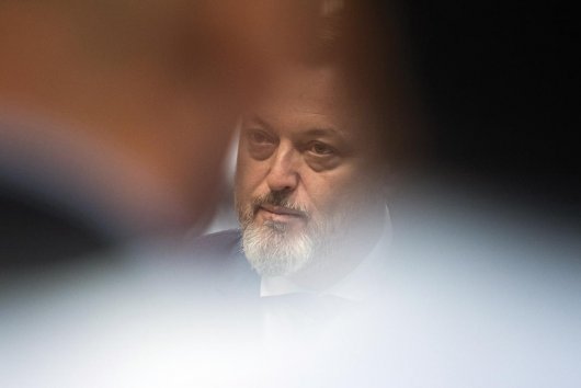Horúce a zlé dni tápania pre pravicu